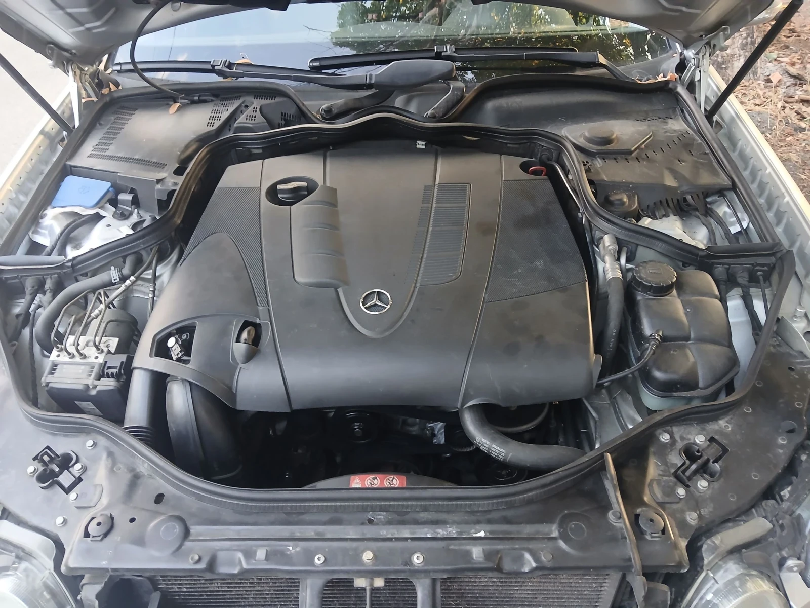 Mercedes-Benz E 220, снимка 7 - Автомобили и джипове - 56187336