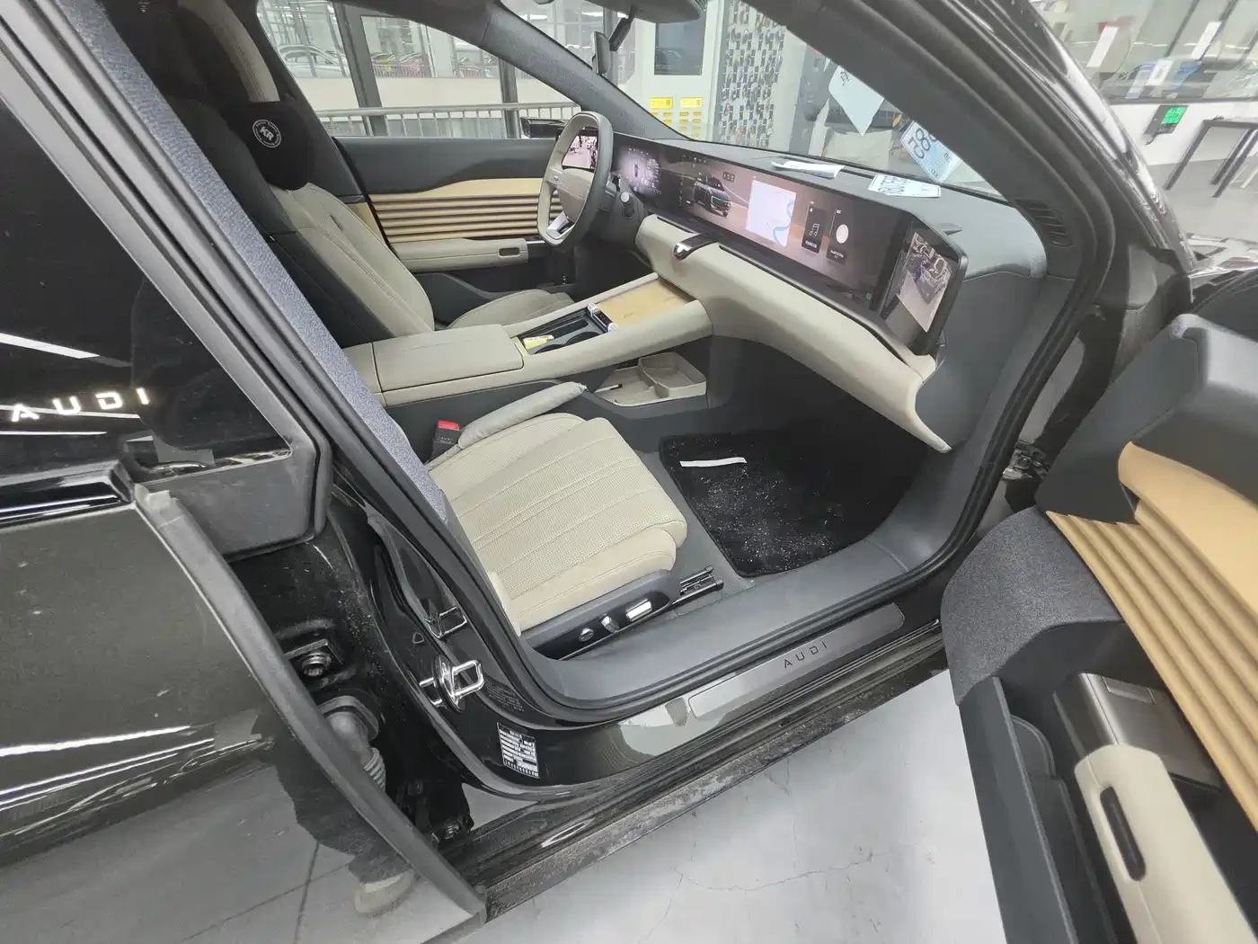 Audi E-Tron Sportback* 220kw* 2WD* Version, снимка 6 - Автомобили и джипове - 56730143