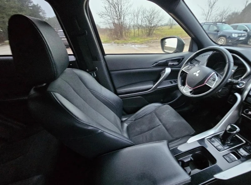 Mitsubishi Eclipse Cross PHEV Лична Кола, снимка 15 - Автомобили и джипове - 51600123