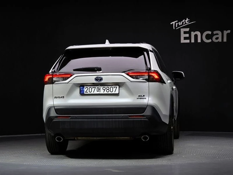 Toyota Rav4 2.5 2WD Hybrid XLE| 219к.с.| ВКЛ.ТЕХНОТЕСТ, снимка 4 - Автомобили и джипове - 55130473