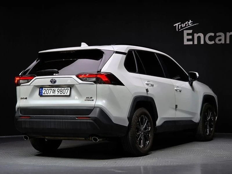 Toyota Rav4 2.5 2WD Hybrid XLE| 219к.с.| ВКЛ.ТЕХНОТЕСТ, снимка 2 - Автомобили и джипове - 55130473