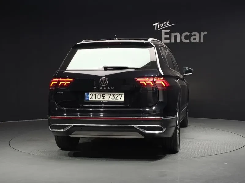 VW Tiguan 2.0 Tsi Prestige, снимка 4 - Автомобили и джипове - 56656550