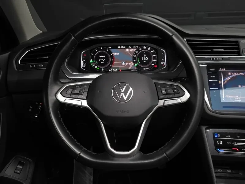 VW Tiguan 2.0 Tsi Prestige, снимка 13 - Автомобили и джипове - 56656550