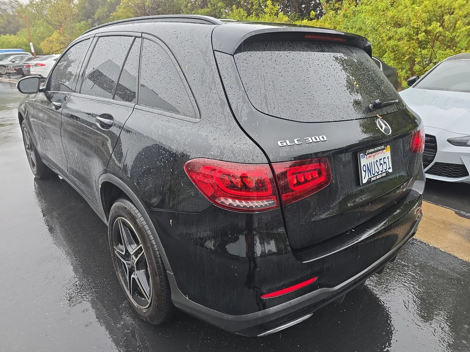 Mercedes-Benz GLC 300 AMG/KEYLESS/PANO/LANE ASSIST/ПОДГРЕВ/КАМЕРА/ - изображение 4