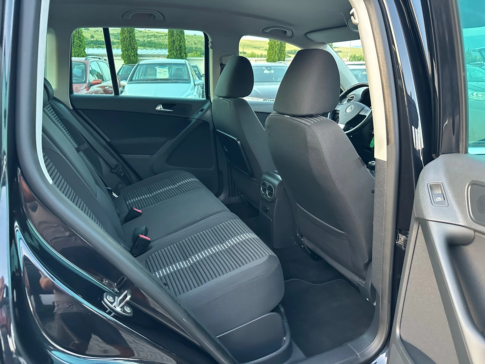 VW Tiguan 2.0TDI* 4MOTION* NAVI* TOP*  - изображение 7