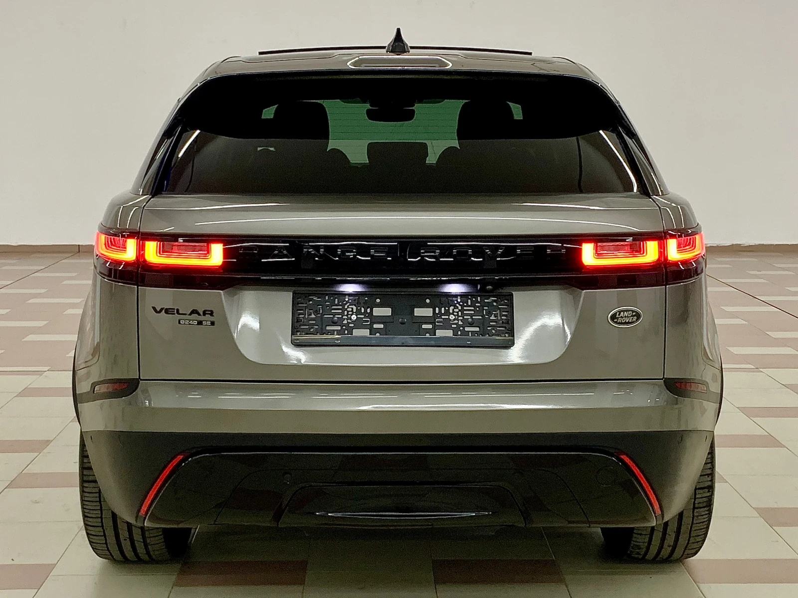 Land Rover Range Rover Velar D240 SE #PANO#MERIDIAN#CAMERA#MEMORY#BlindSpot#TOP - изображение 6