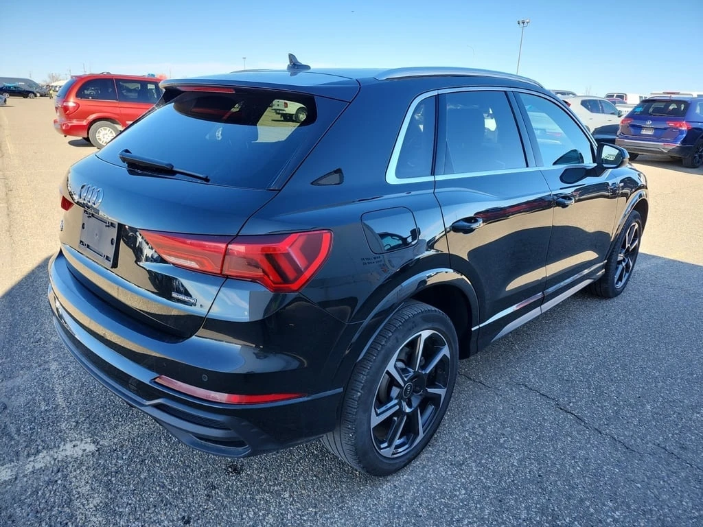 Audi Q3 * PROGRESSIV * CARFAX * БЕЗ ПЪРВОНАЧАЛНА ВНОСКА - изображение 3
