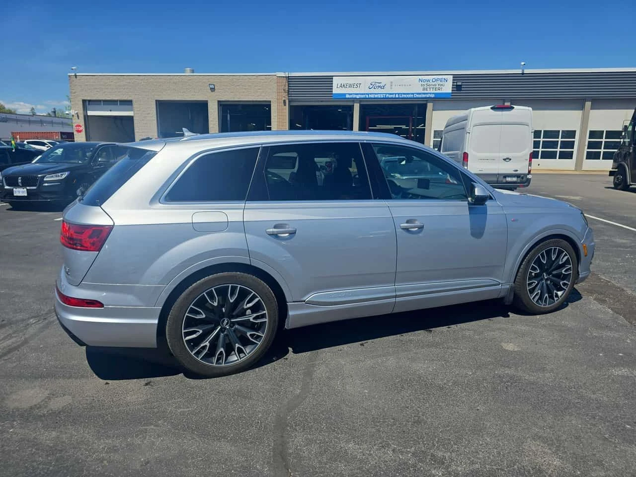 Audi Q7 * 3.0T Technik * АВТОКРЕДИТ * ОТ ПРЕДСТАВИТЕЛСТВО, снимка 4 - Автомобили и джипове - 54635230