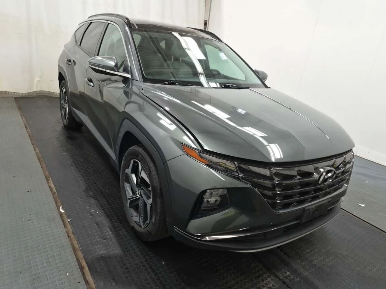 Hyundai Tucson LANE ASSIST| PANO| ПОДГРЕВИ| 2 КЛЮЧА| , снимка 2 - Автомобили и джипове - 55010126