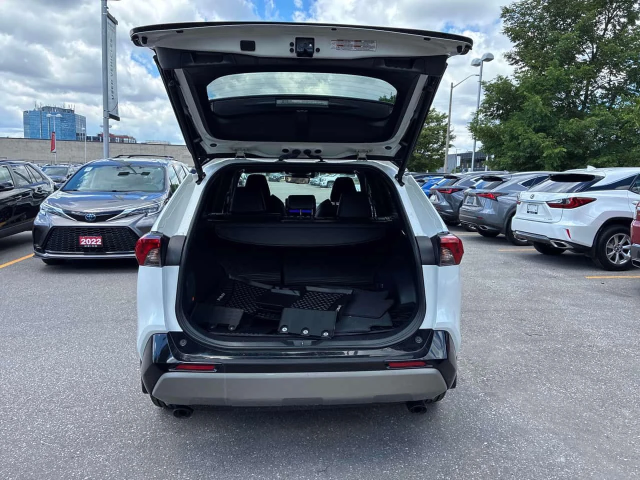 Toyota Rav4 * Hybrid XSE * CARFAX * ОТ ПРЕДСТАВИТЕЛСТВО * , снимка 14 - Автомобили и джипове - 55023381