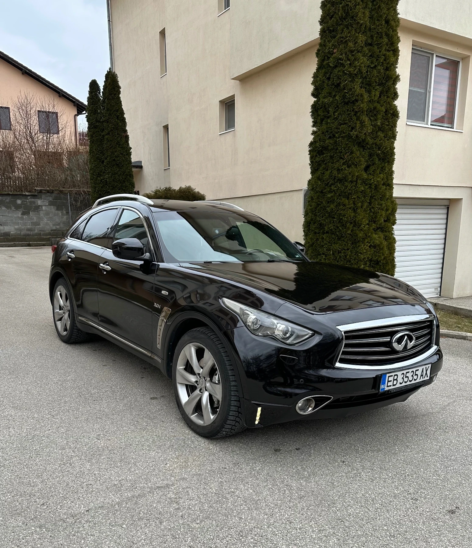 Infiniti QX70 3.0d S, снимка 2 - Автомобили и джипове - 55717830