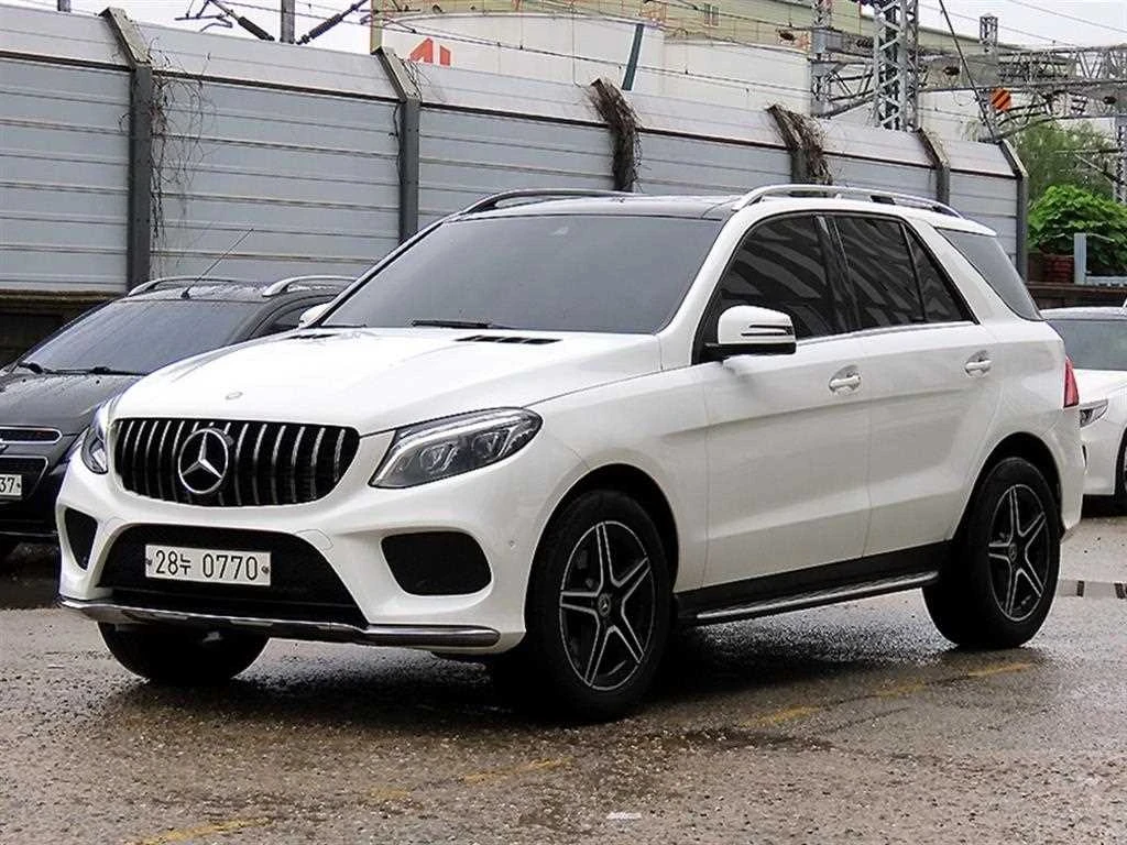 Mercedes-Benz GLE 350 D * AMG * ОБДУХВАНЕ * ПАНОРАМА * KEYLESS * 