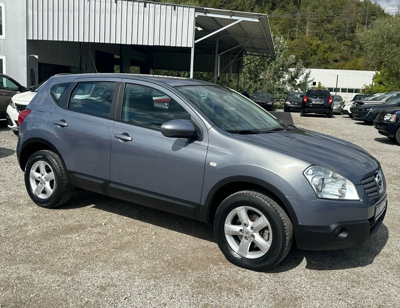 Nissan Qashqai 1.6i-114к.с-КЛИМАТРОНИК, снимка 7 - Автомобили и джипове - 56110864
