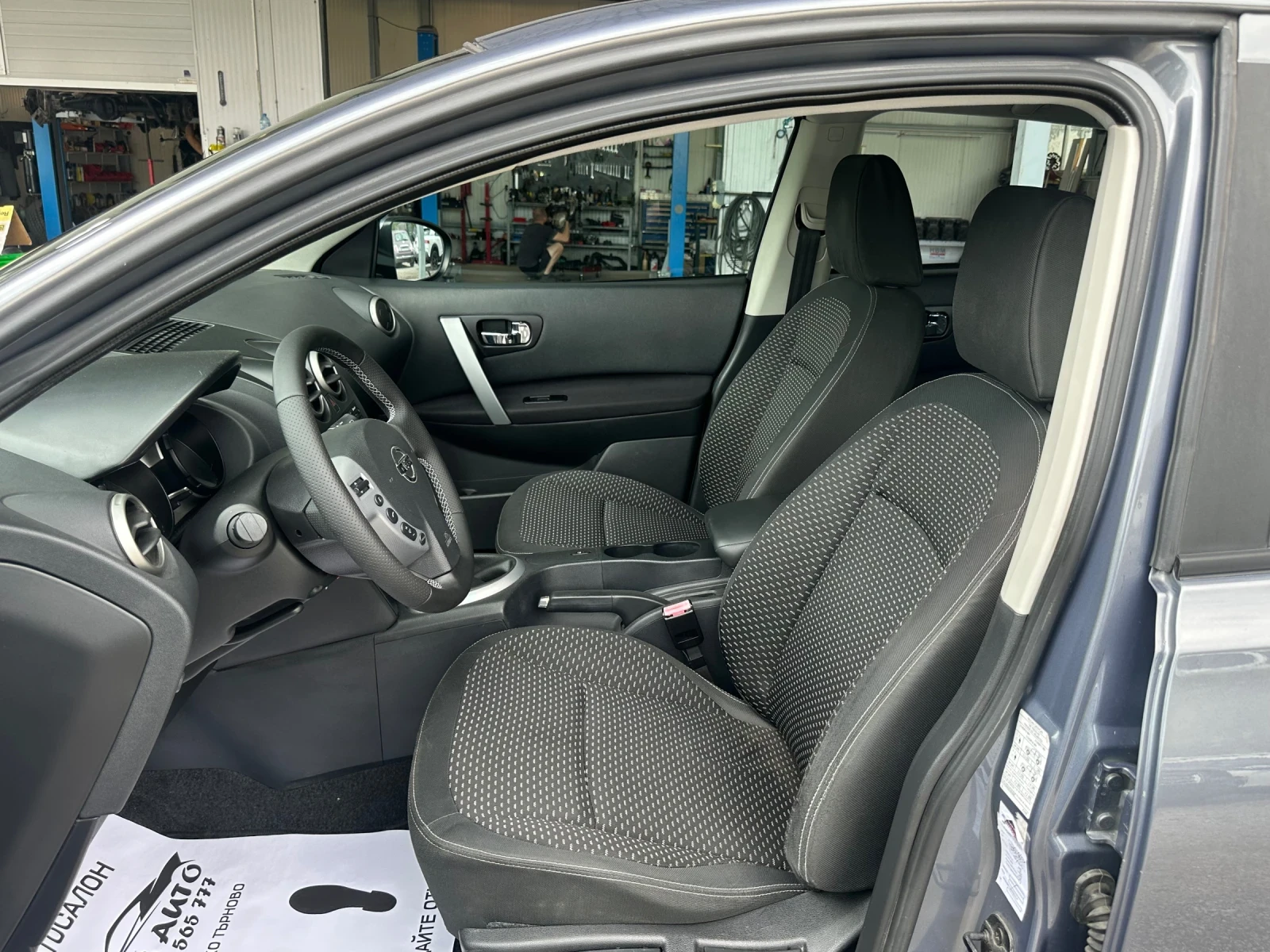 Nissan Qashqai 1.6i-114к.с-КЛИМАТРОНИК, снимка 11 - Автомобили и джипове - 56110864