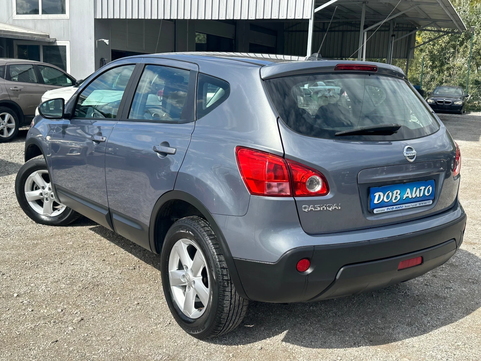 Nissan Qashqai 1.6i-114к.с-КЛИМАТРОНИК, снимка 4 - Автомобили и джипове - 56110864