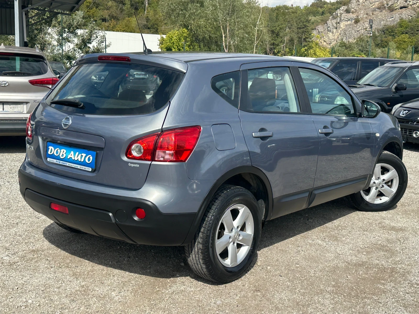 Nissan Qashqai 1.6i-114к.с-КЛИМАТРОНИК, снимка 6 - Автомобили и джипове - 56110864