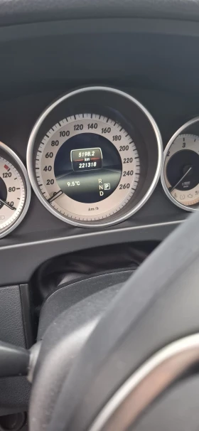 Mercedes-Benz E 220 Avangarde , снимка 15
