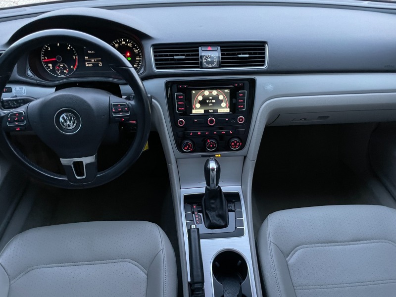 VW Passat 2.0 TDI, снимка 12 - Автомобили и джипове - 45322279