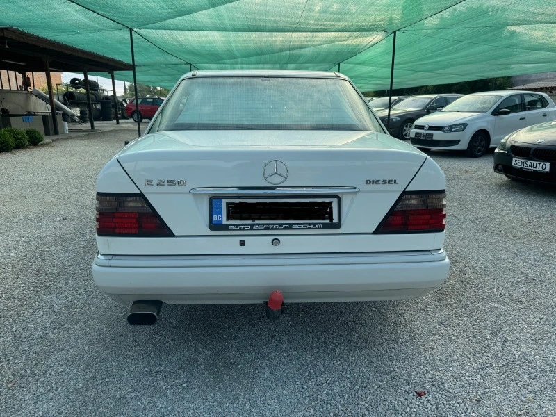 Mercedes-Benz 124 E 250 D, снимка 5 - Автомобили и джипове - 46381918