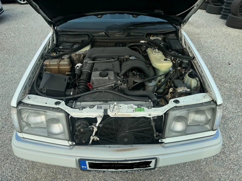 Mercedes-Benz 124 E 250 D, снимка 17 - Автомобили и джипове - 46381918