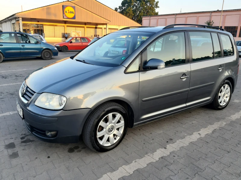 VW Touran, снимка 3 - Автомобили и джипове - 46925716