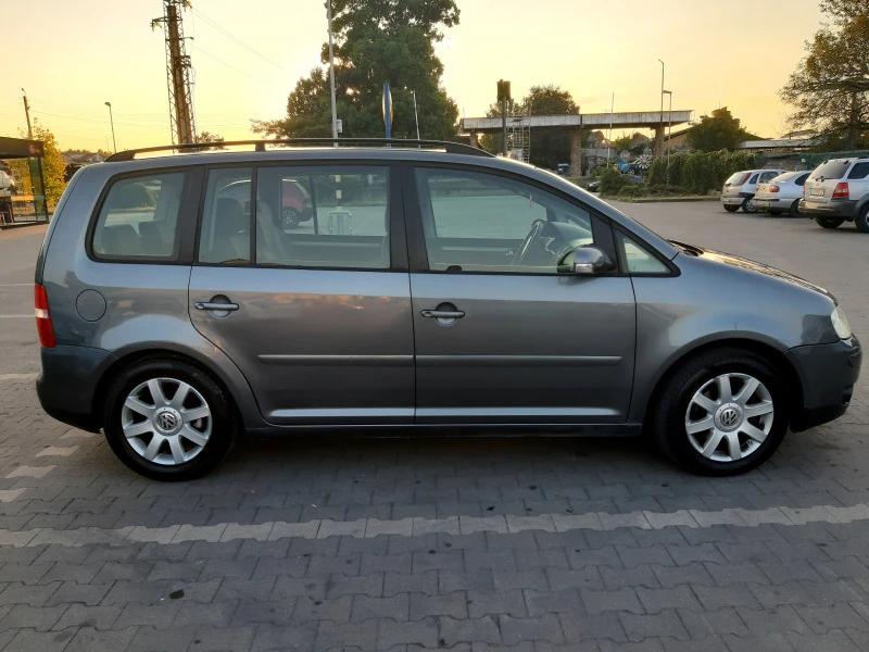 VW Touran, снимка 2 - Автомобили и джипове - 46925716