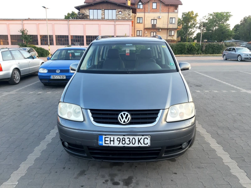 VW Touran, снимка 5 - Автомобили и джипове - 46925716