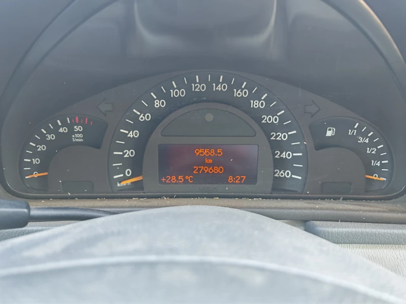 Mercedes-Benz C 220, снимка 5 - Автомобили и джипове - 52570734