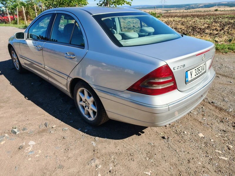 Mercedes-Benz C 220, снимка 4 - Автомобили и джипове - 52570734