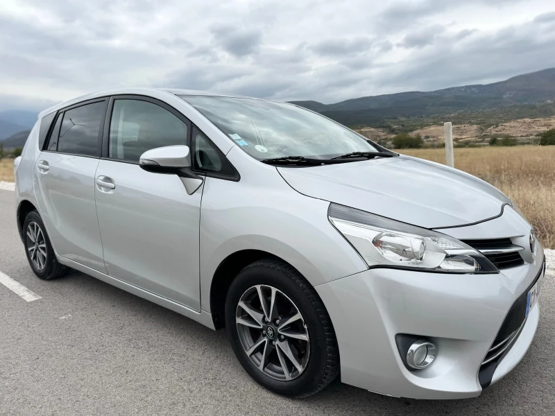 Toyota Corolla verso 2.0D-4D 126кс FACELIFT / NAVI / CAMERA / PANORAMA , снимка 3 - Автомобили и джипове - 51849757