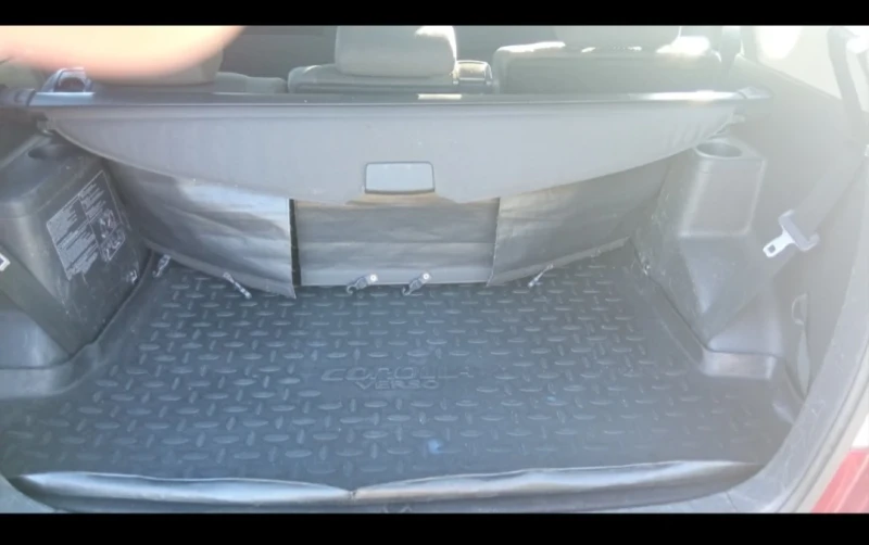 Toyota Corolla verso, снимка 8 - Автомобили и джипове - 52073675