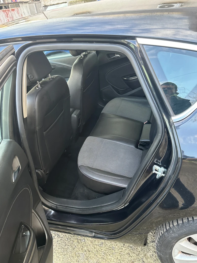 Opel Astra J , снимка 7 - Автомобили и джипове - 53043346