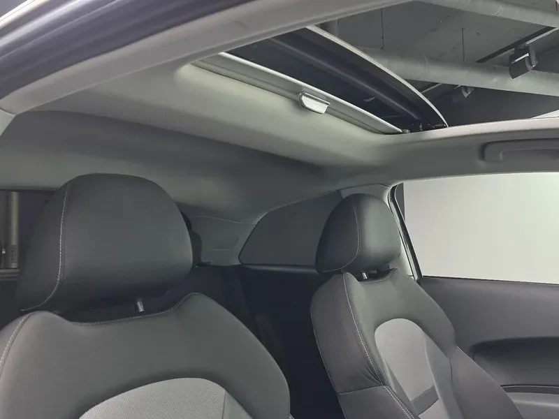 Audi A1 1.6 TDI, снимка 17 - Автомобили и джипове - 54125142