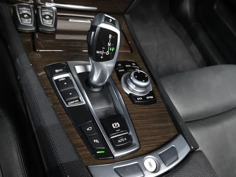 BMW 740 i, снимка 9 - Автомобили и джипове - 55205113