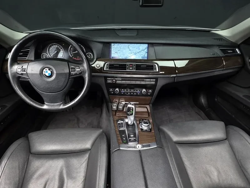 BMW 740 i, снимка 7 - Автомобили и джипове - 55205113