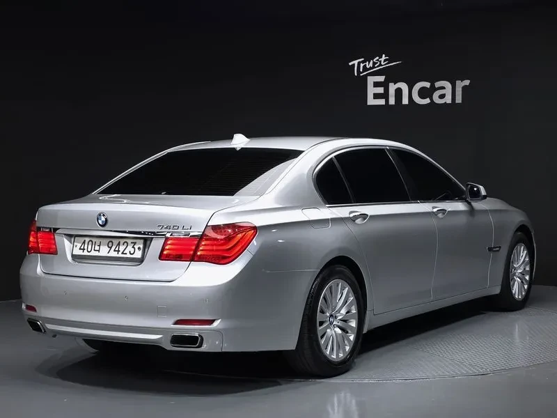 BMW 740 i, снимка 2 - Автомобили и джипове - 55205113