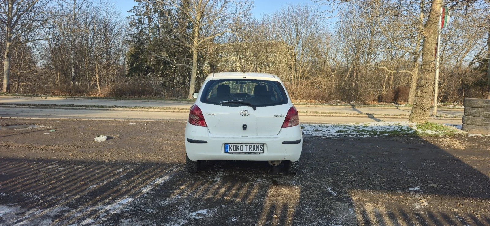 Toyota Yaris 1.0i - изображение 3