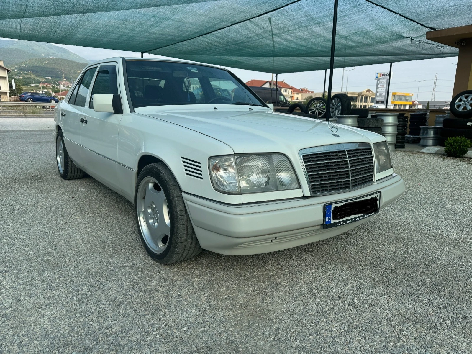 Mercedes-Benz 124 E 250 D - изображение 3