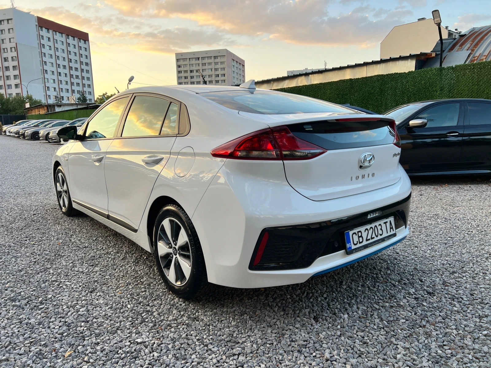 Hyundai Ioniq 1.6GDI/Plug-in Hybrid/42000km/Hyundai България - изображение 5