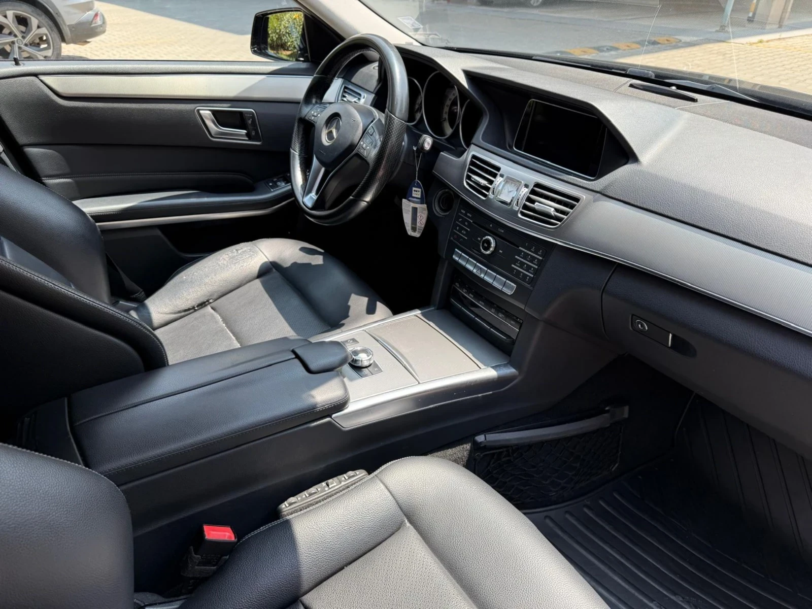 Mercedes-Benz E 220 Avangarde  - изображение 2