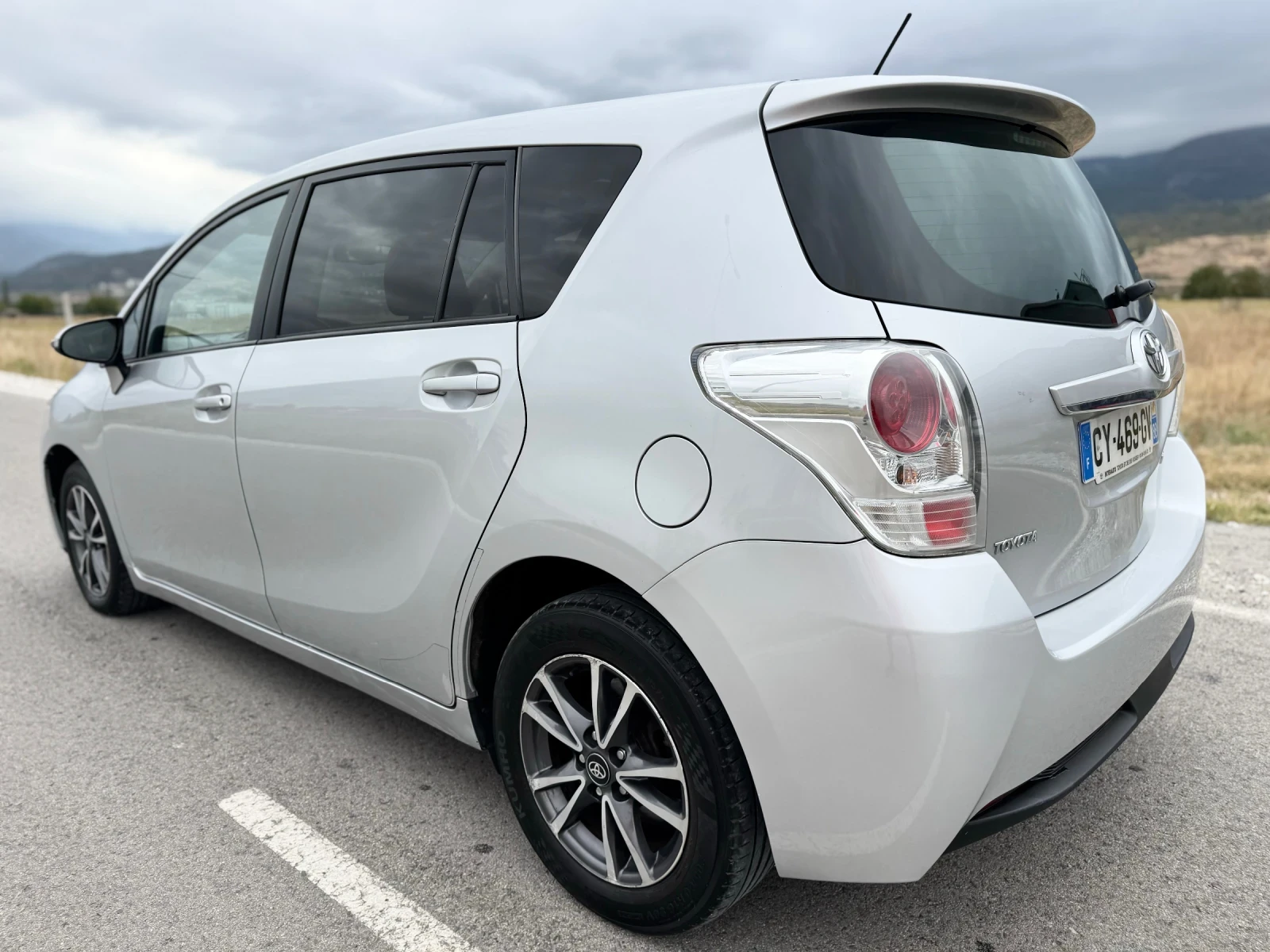 Toyota Corolla verso 2.0D-4D 126кс FACELIFT / NAVI / CAMERA / PANORAMA  - изображение 6