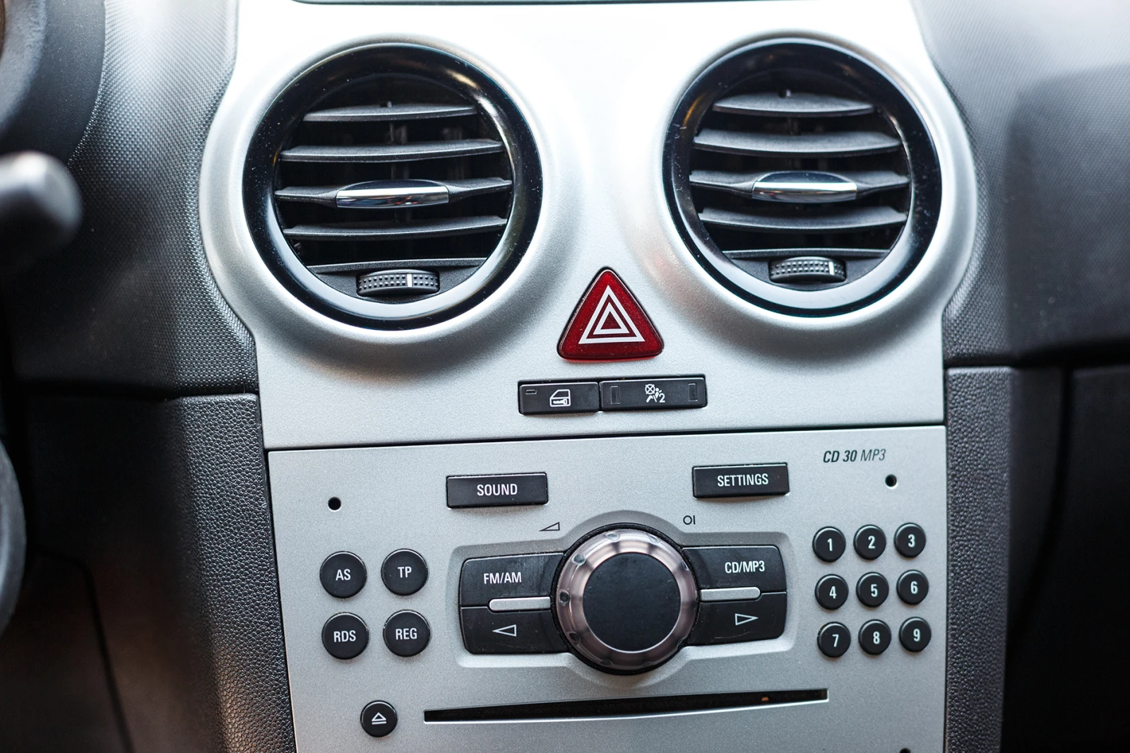 Opel Corsa 1.2 | Mobile.bg   10