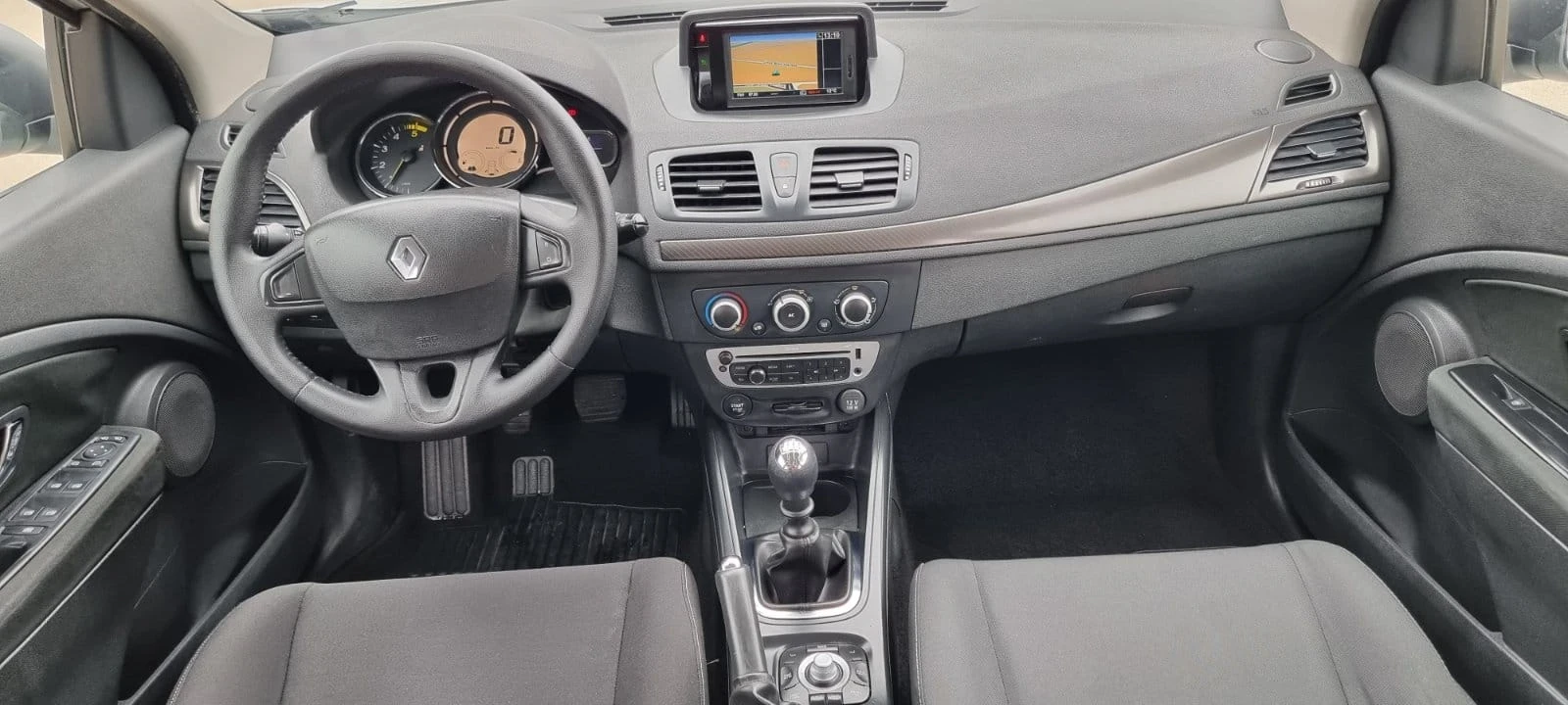 Renault Megane 1.5 dci 110k.c - изображение 9