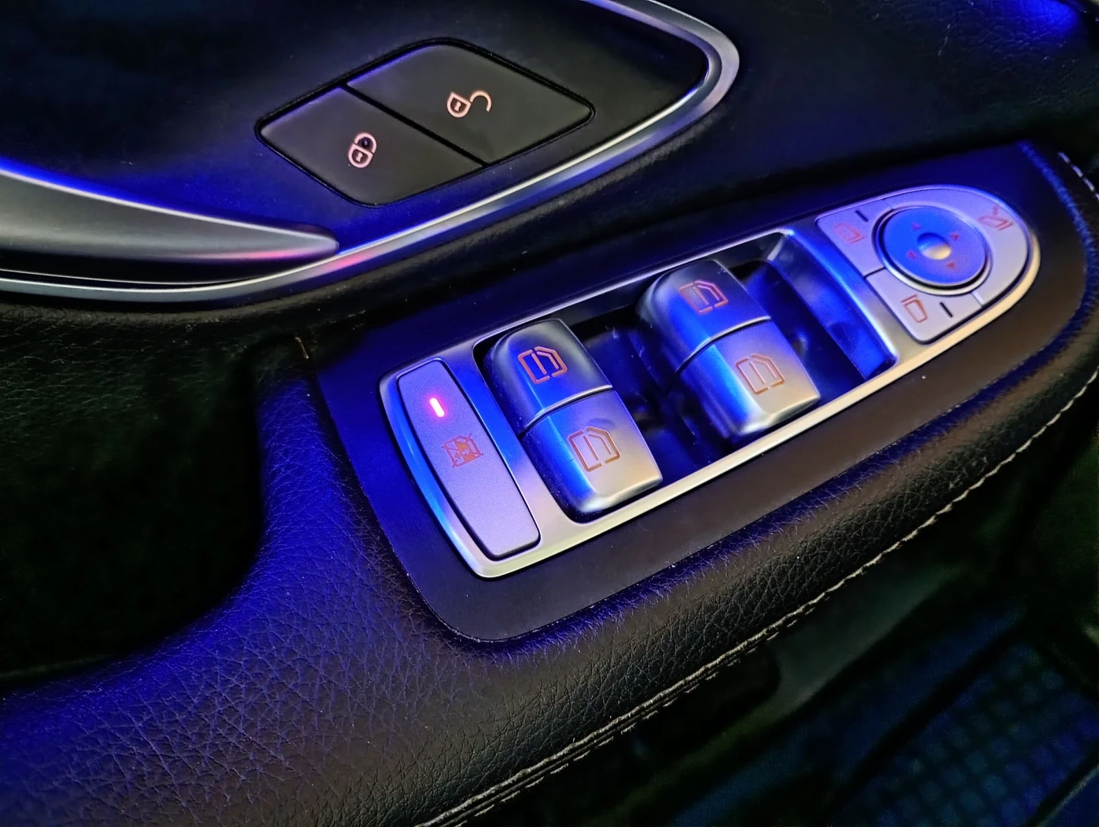 Mercedes-Benz C 220 AMG LINE FACELIFT DISTRONIC PLUS 194 �.�. | Mobile.bg � ����������� 13