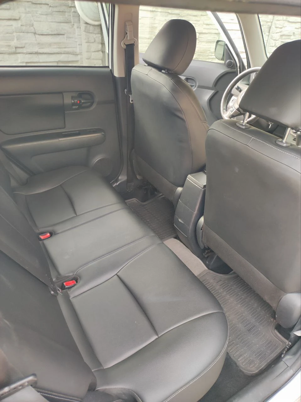 Toyota Scion xB 2.4 MT - изображение 9