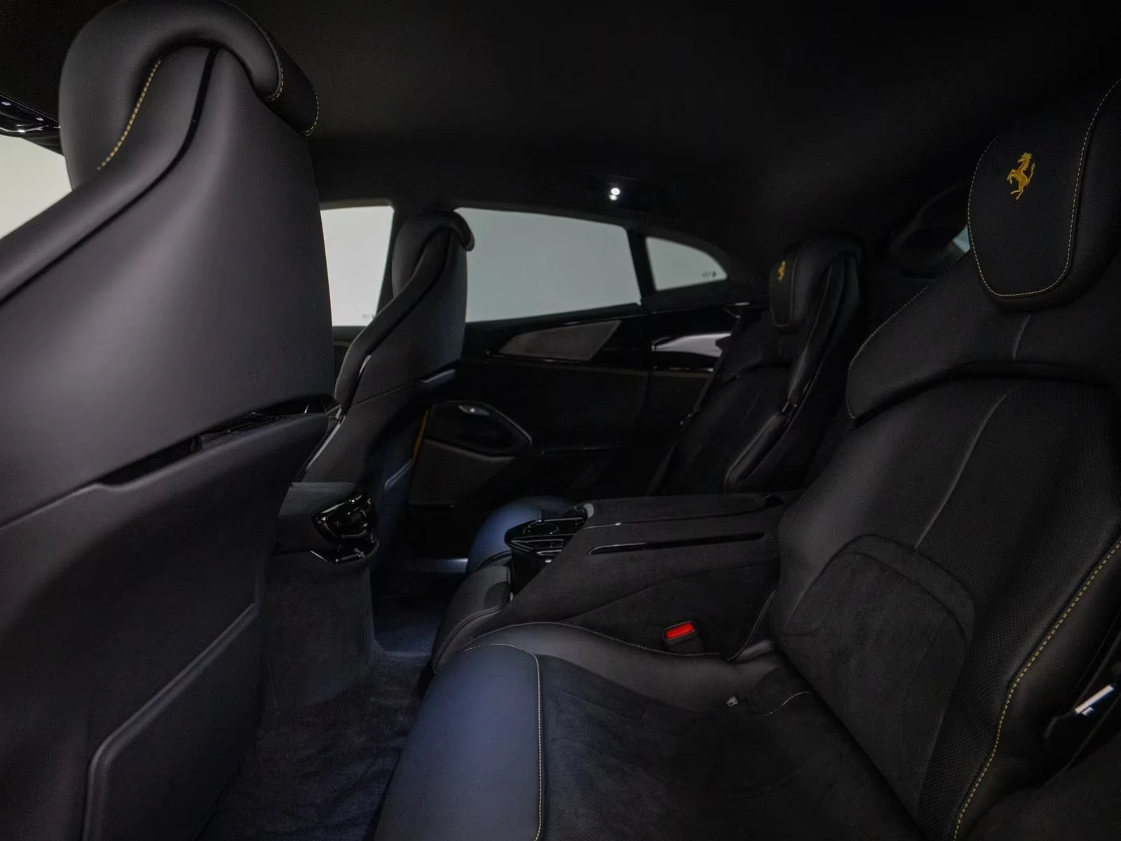 Ferrari Purosangue 6.5 V12 / CERAMIC / PANO / 360 / HUD / AIR /  | Mobile.bg � ����������� 15