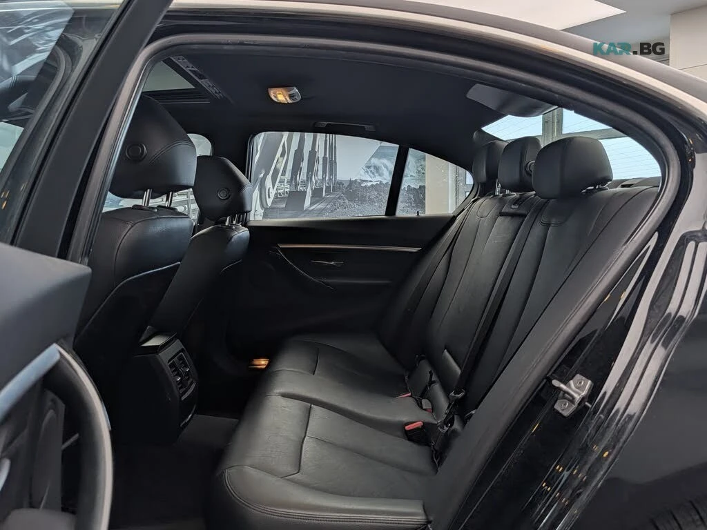 BMW 330 xDrive * Pano * АвтоКредит * (ЦЕНА ДО БГ), снимка 8 - Автомобили и джипове - 54870904