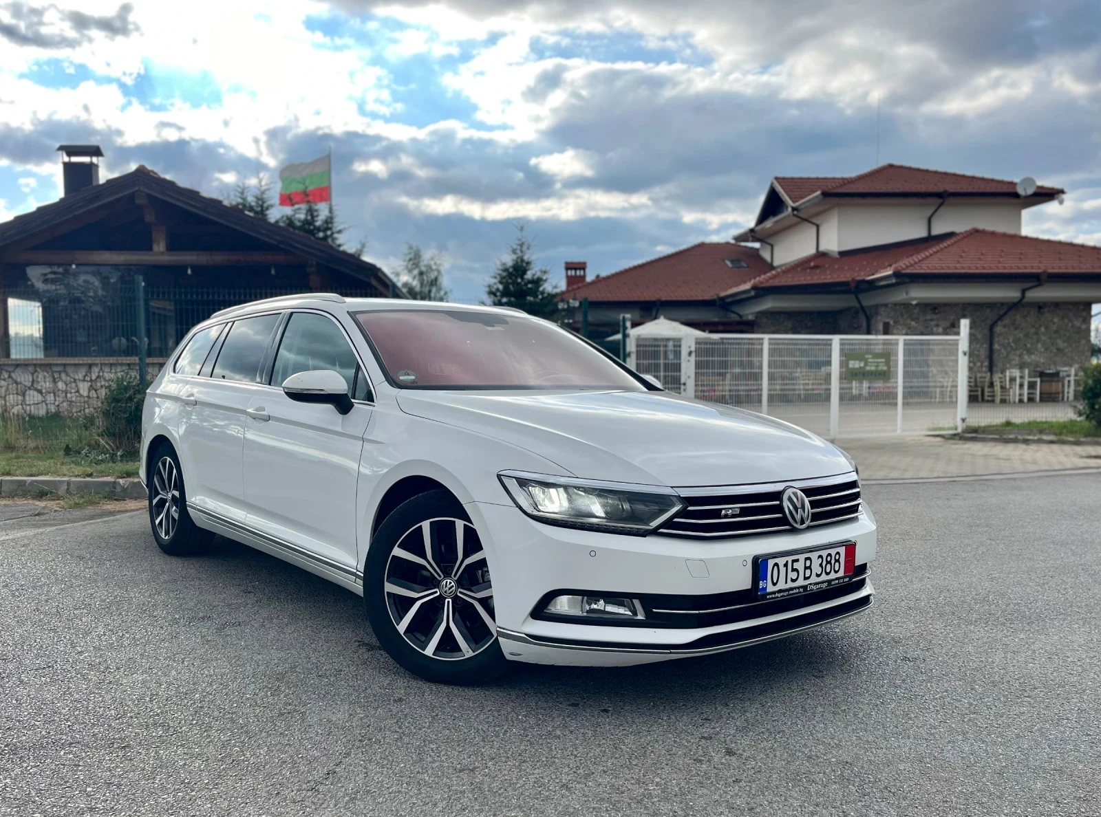 VW Passat 2.0TDI* Highline* LaserLED* Пано+ камера, снимка 6 - Автомобили и джипове - 55399346