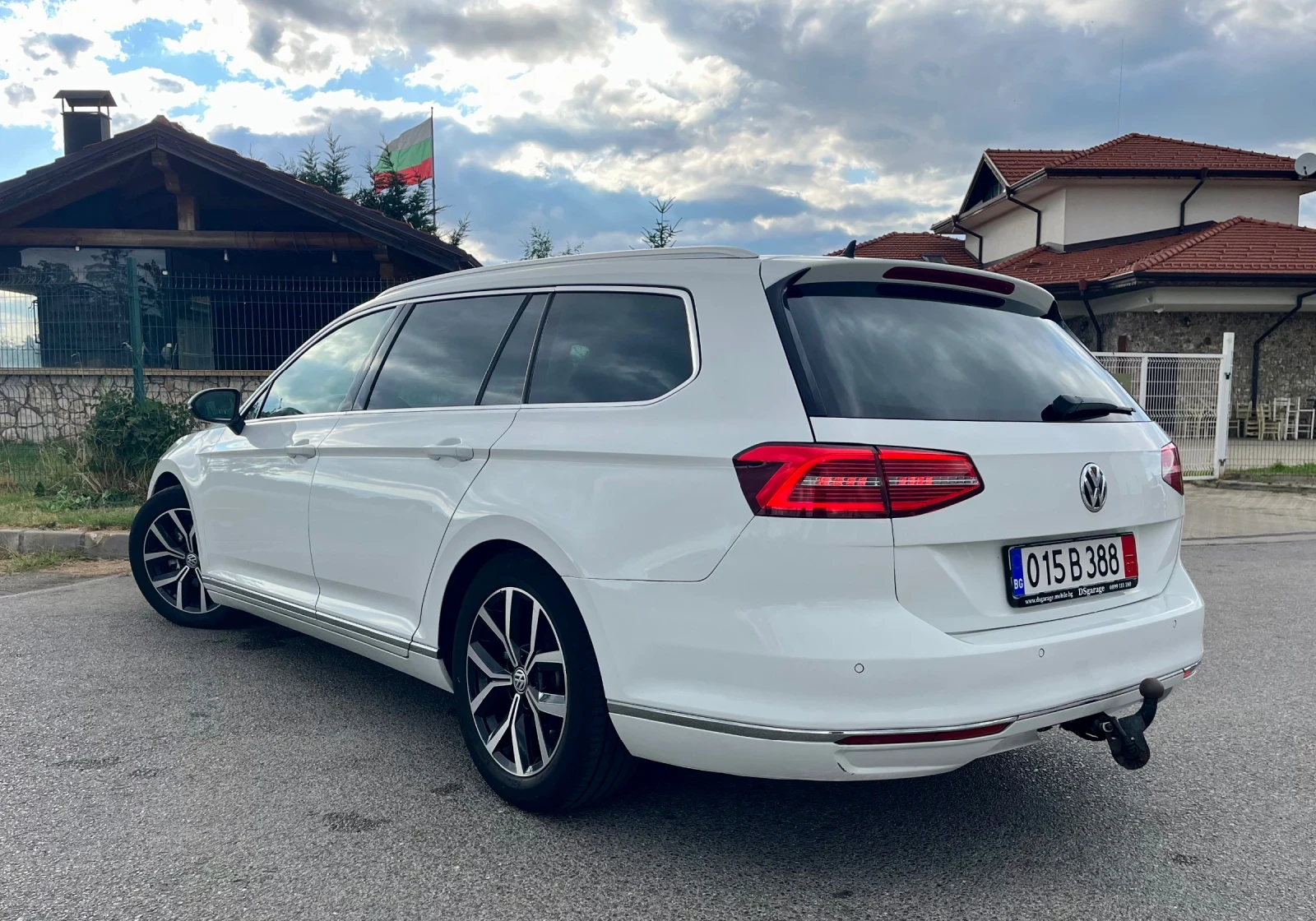 VW Passat 2.0TDI* Highline* LaserLED* Пано+ камера, снимка 9 - Автомобили и джипове - 55399346