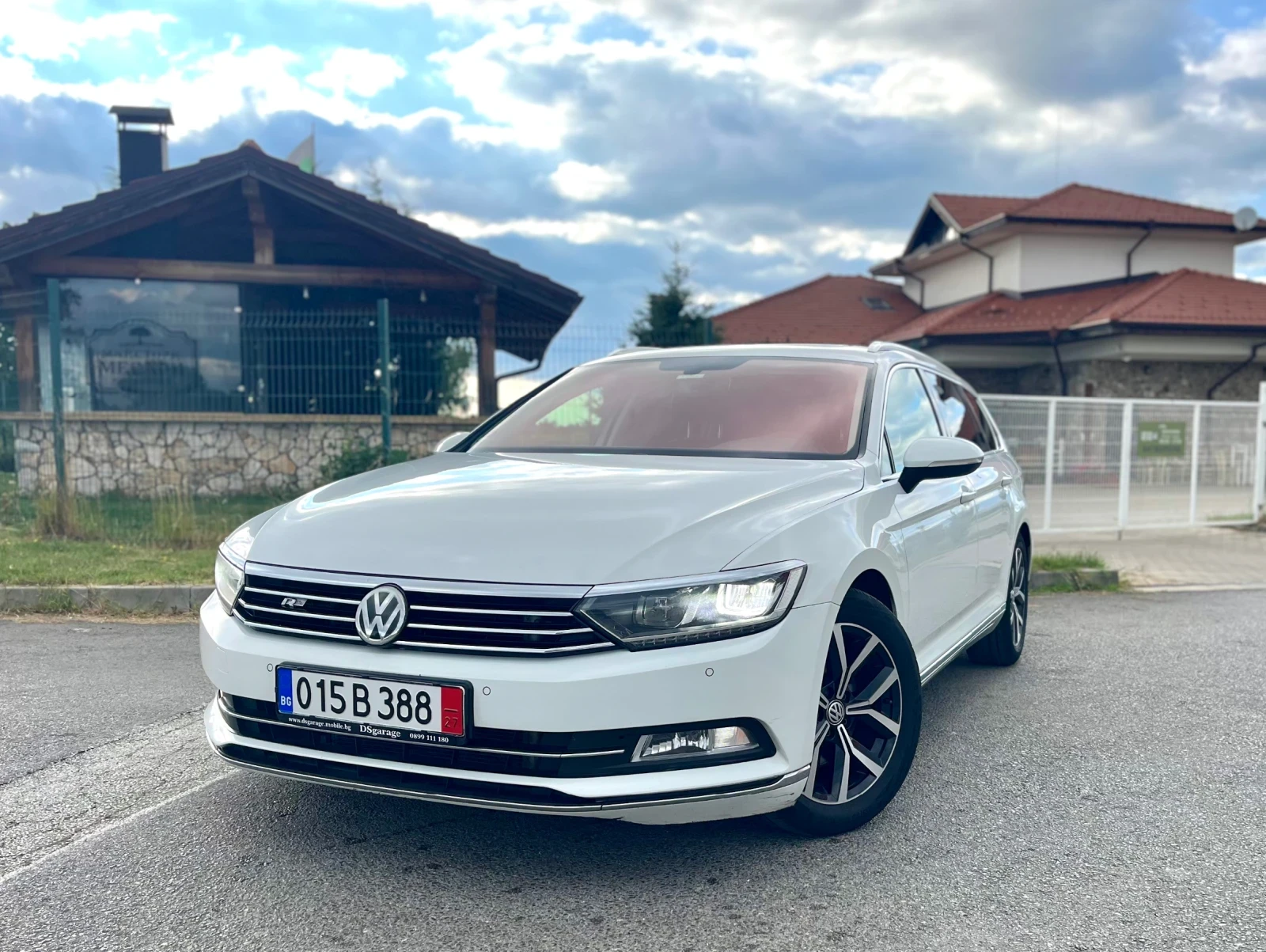 VW Passat 2.0TDI* Highline* LaserLED* Пано+ камера, снимка 3 - Автомобили и джипове - 55399346